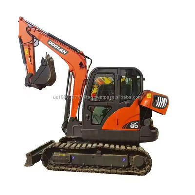 Χρησιμοποιούμενη εκσκαφέας DOOSAN DX60 το 2016 Χρόνο 0,21M3 χωρητικότητα κουβάς Εξαιρετική απόδοση
