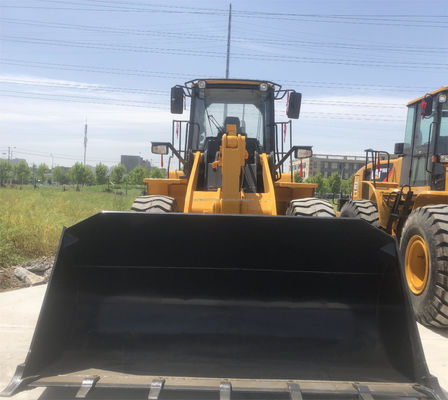 Χρησιμοποιούμενη φορτιστή LG 856H με αρχική υδραυλική αντλία σε καλή κατάσταση και προσιτή