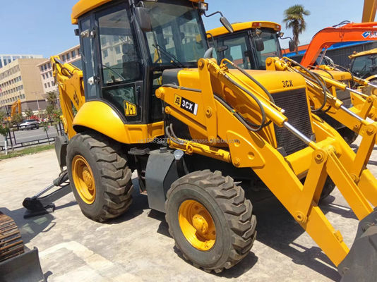 Χρησιμοποιούμενο φορτιστή JCB 3CX σε καλή κατάσταση με ονομαστικό φορτίο 6 τόνων και έτος 2016
