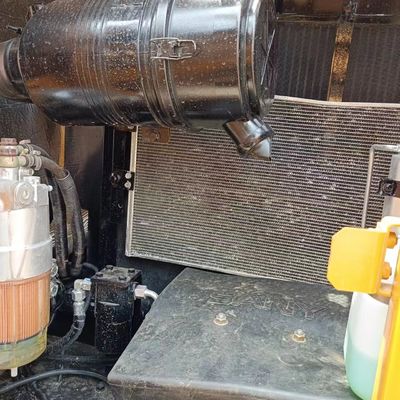11 τόνους Εργασιακό βάρος 75 kw Μέση κατασκευαστική μηχανή Komatsu PC110 Εκσκαφέας
