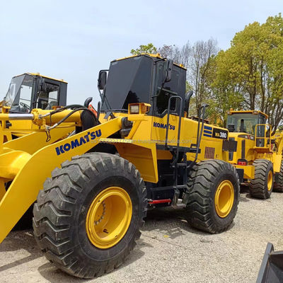 Η Komatsu WA 380 χρησιμοποιείται σε καταστήματα υλικών κατασκευής με εξαιρετικές επιδόσεις