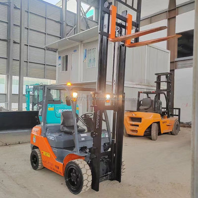Ευλόγιος ανελκυστήρας FORKLINK TOYOTA 8F30 για πώληση μεταχειρισμένου κινητήρα ντίζελ 1000MM μήκος πιρούνι