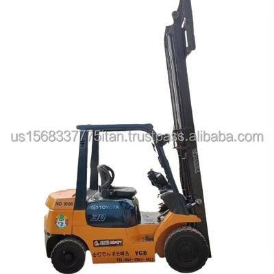 Τροχαίο ανελκυστήρα Toyota FD50 με 45 kw ισχύ και 4500 KG βάρος σε μεγάλο αποθεματικό έτοιμο