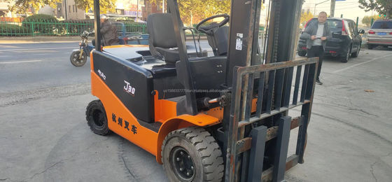 Χρησιμοποιούμενο φορτηγό Hangzhou J30 με εξαιρετικές επιδόσεις και βάρος 3000 kg