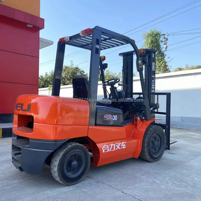 Δουλειές κατασκευής 3000kg 5000kg Φορτηγό με ανελκυστήρα 3000mm Diesel φορτηγό 2 εκπομπές