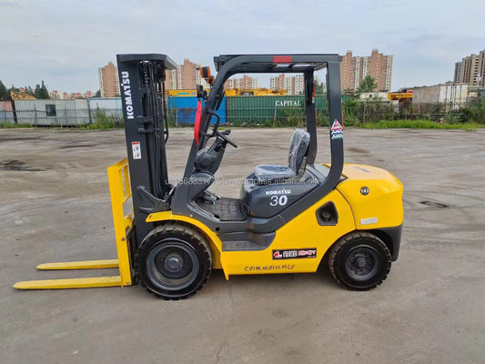 Χρησιμοποιήθηκε Komatsu 30 ανελκυστήρας με εξαιρετικές επιδόσεις και Min. ύψος ανύψωσης 4.5