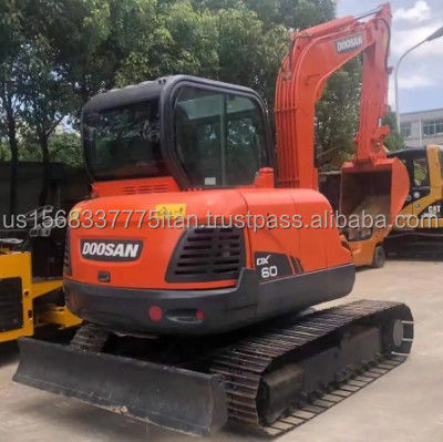 Εκσκαφείς Doosan 6TON Dx60 Εκσκαφείς κατασκευαστικών γραμμών Original Λιγότερες ώρες εργασίας