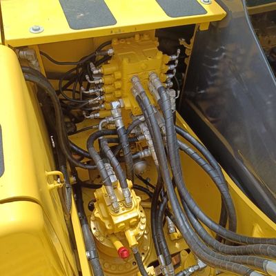 Χρησιμοποιούμενος εξορυκτής Komatsu PC130 με αρχική υδραυλική βαλβίδα