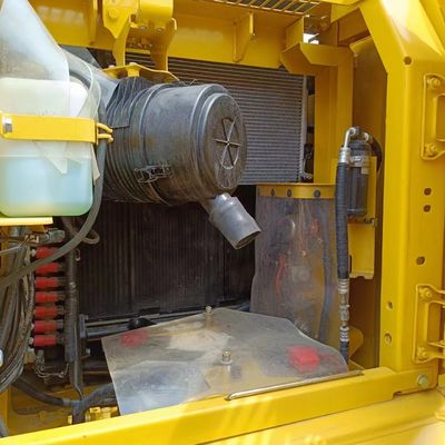 Εκσκαφέας Komatsu PC130 με αρχικό υδραυλικό κύλινδρο και καλή κατάσταση λειτουργίας