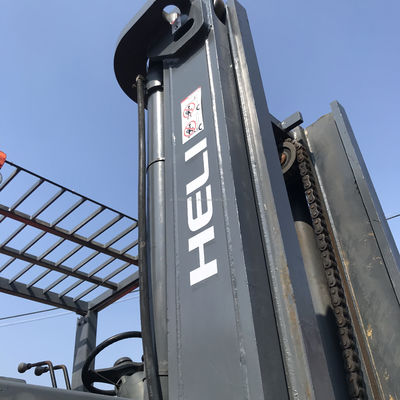 Χρησιμοποιημένο ανελκυστήρα ελικοπτέρου 7000 kg TCM Diesel Propane ανελκυστήρας για την φόρτωση και την εκφόρτωση σας