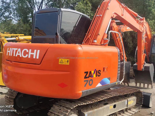 Η Hitachi ZX70 χρησιμοποιείται για εξορυκτικούς μηχανισμούς βάρος 7000 KG λειτουργικό βάρος 10ton