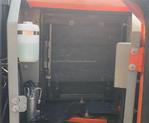Η Hitachi ZX70 χρησιμοποιείται για εξορυκτικούς μηχανισμούς βάρος 7000 KG λειτουργικό βάρος 10ton