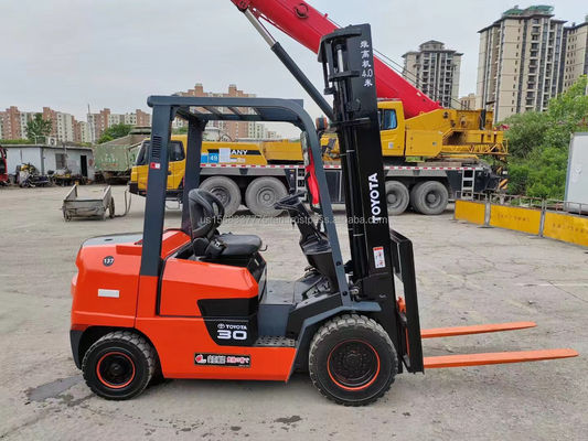 3000 kg Βάρος TOYOTA 7F30 Χρησιμοποιούμενο πετρελαιοκίνητο φορτηγό 99% 2012 μοντέλο για μεγάλη απόδοση