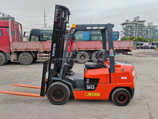 3000 kg Βάρος TOYOTA 7F30 Χρησιμοποιούμενο πετρελαιοκίνητο φορτηγό 99% 2012 μοντέλο για μεγάλη απόδοση